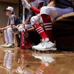 Marucci CATX Senior League (-10) USSSA Baseball Bat: MSBCX10 -Baseball Equipment Store Marucci CATX 10 USSSA Baseball Bat MSBCX10 Lifestyle 3